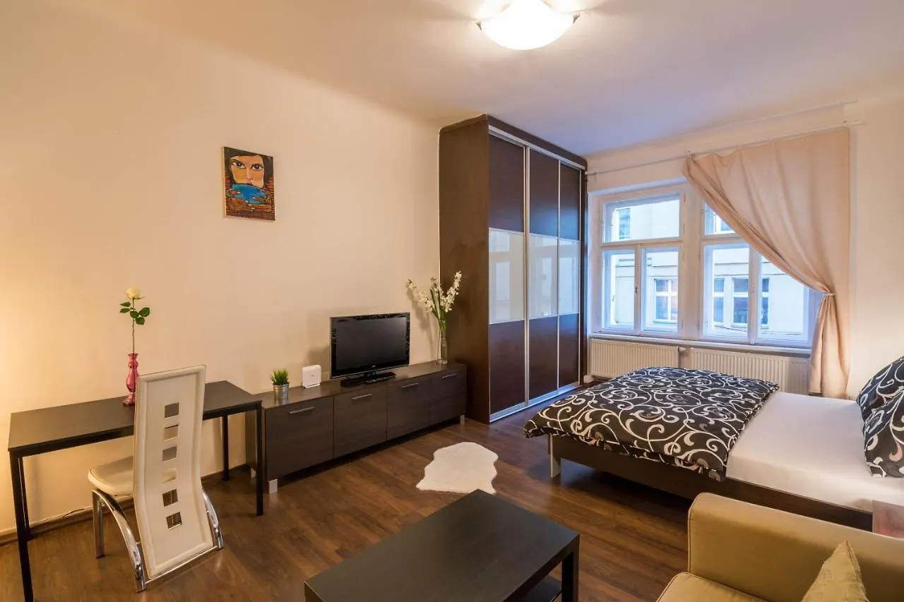 Chest Design Apartments Praga