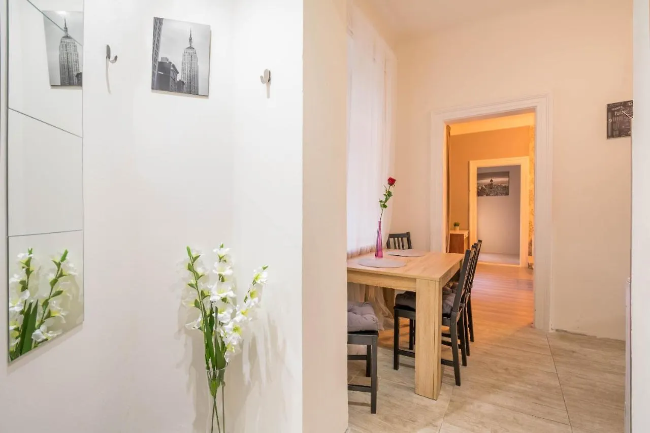 Chest Design Apartments Praga