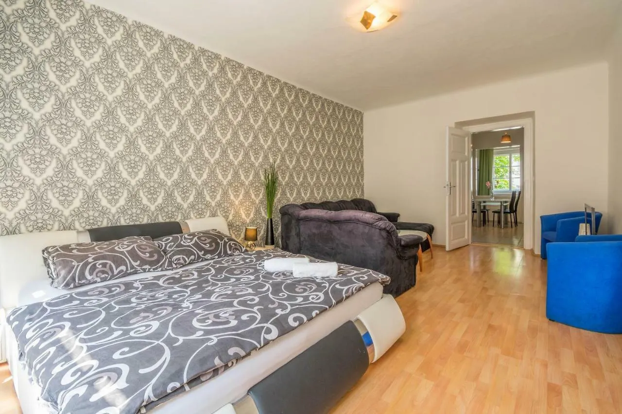 Chest Design Apartments Praga